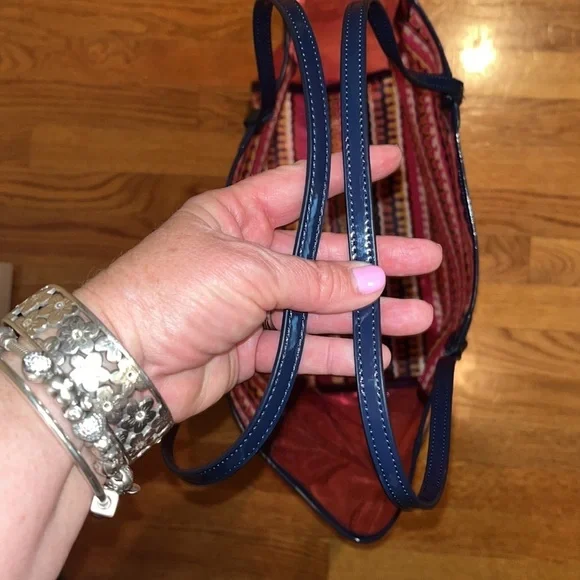 Vera Bradley large see through-ish tote 14x19 in very nice condition - Picture 9 of 9